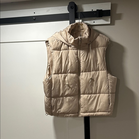 Women's Tan Quilted Vest with hood - Picture 1 of 6